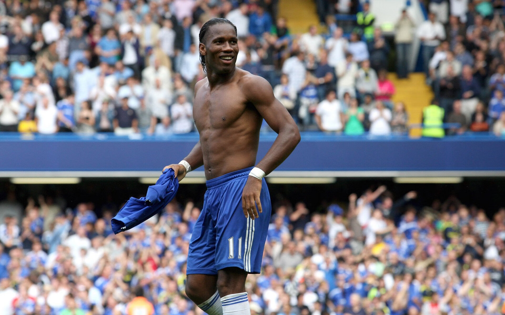 克莱关键回合不手软，上海队逆转独行侠，一场跨越篮球次元的梦幻对决