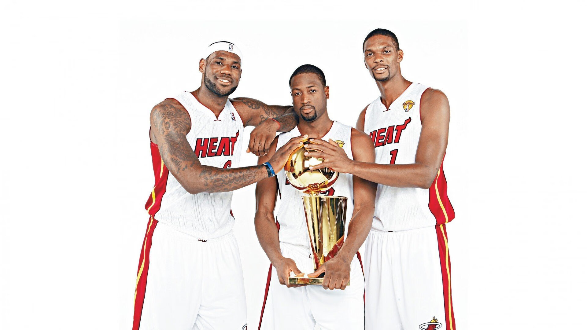 英格拉姆持续制造杀伤,深圳队火力压制湖人,一场战术与意志的较量